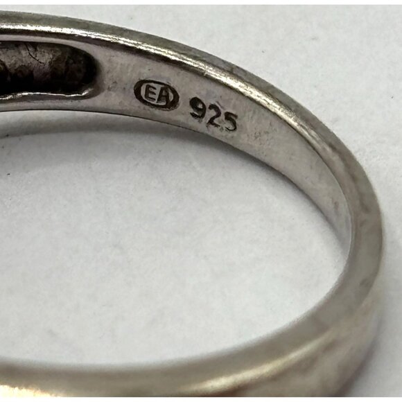 Sterling Silver 925 Ring Size 9 With Red Stones - Picture 5 of 8